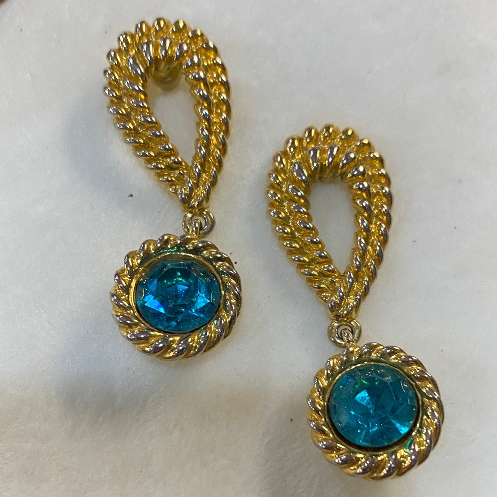 Vintage Pierced Earrings - Picture 6 of 6
